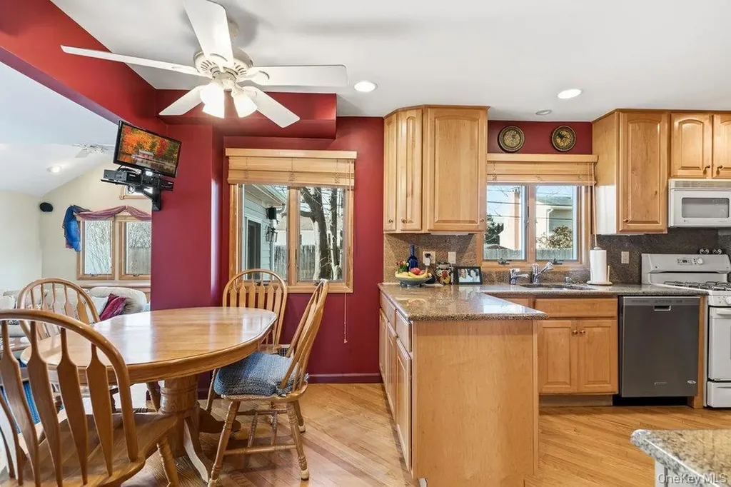29 Munson Court Melville NY 11747