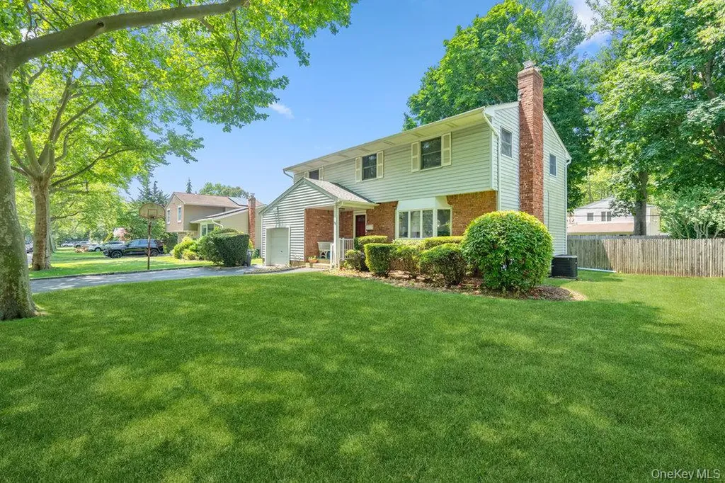 29 Munson Court Melville NY 11747