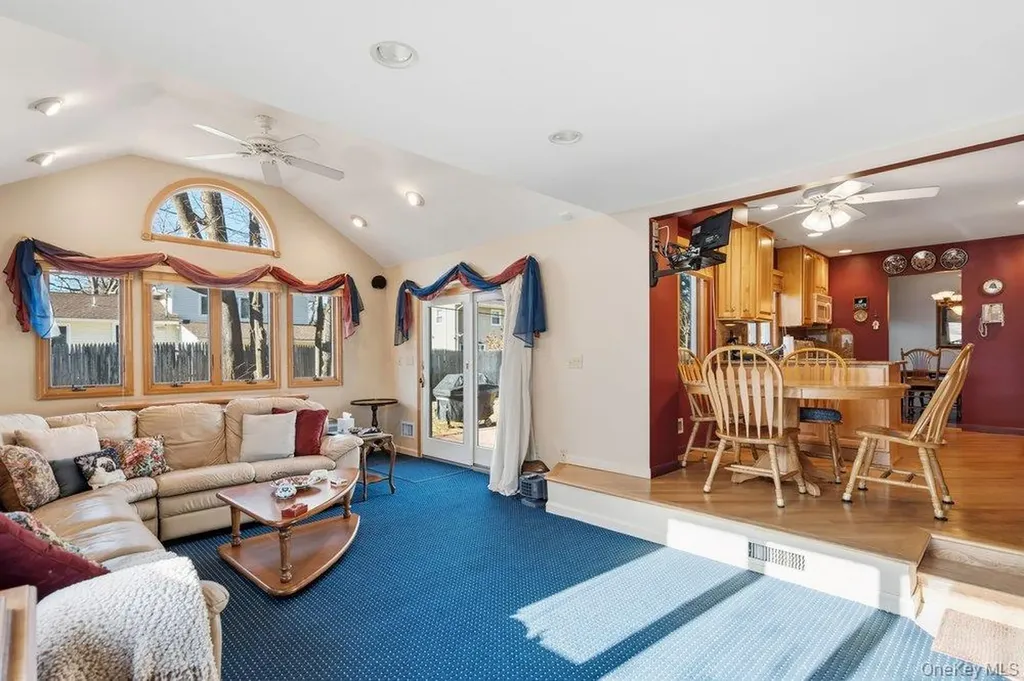 29 Munson Court Melville NY 11747