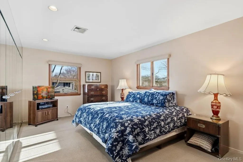 29 Munson Court Melville NY 11747