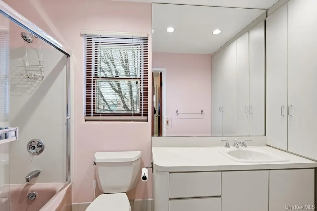 29 Munson Court Melville NY 11747