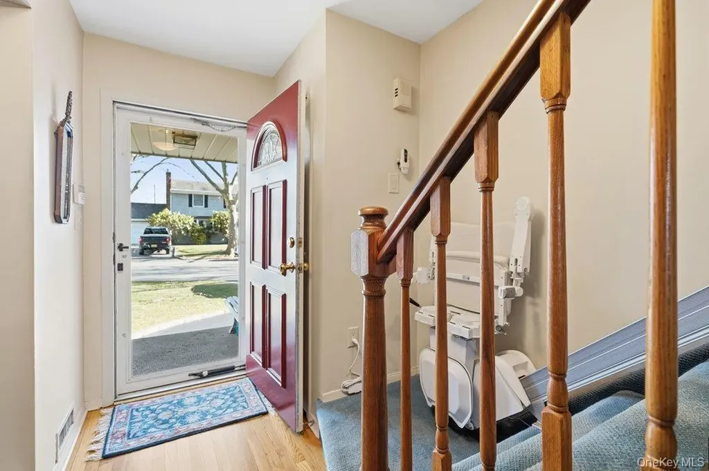 29 Munson Court Melville NY 11747