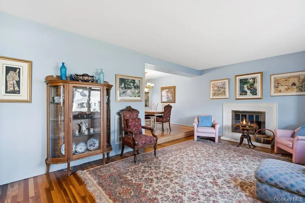 29 Munson Court Melville NY 11747