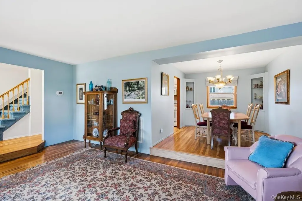 29 Munson Court Melville NY 11747