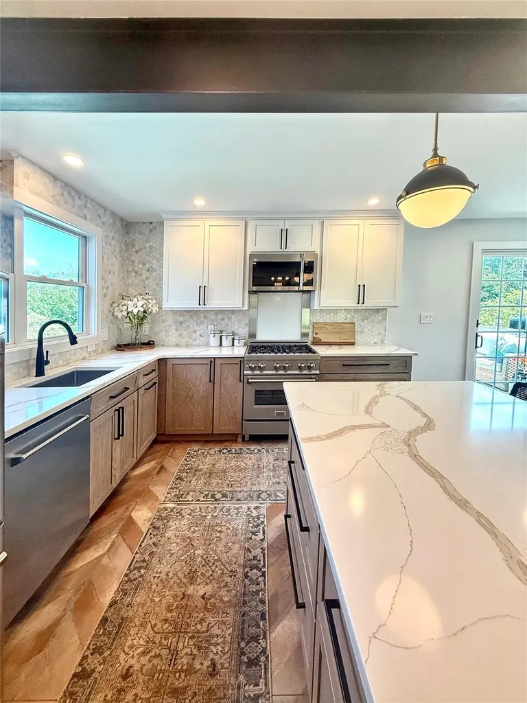 4 High Point Drive Poughkeepsie NY 12603