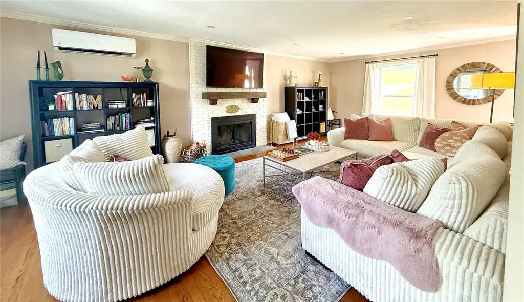 4 High Point Drive Poughkeepsie NY 12603