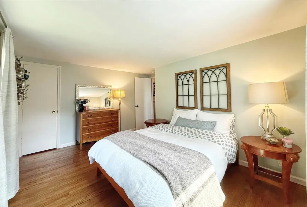 4 High Point Drive Poughkeepsie NY 12603