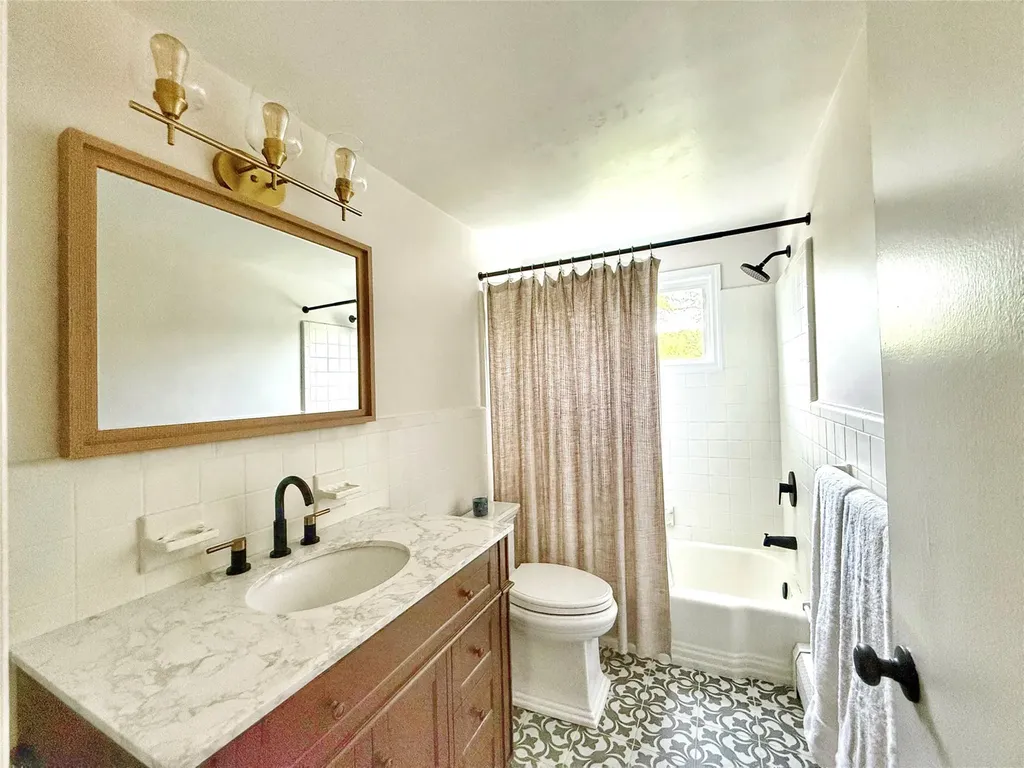 4 High Point Drive Poughkeepsie NY 12603