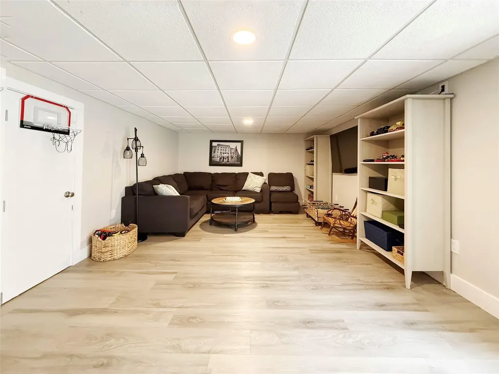 4 High Point Drive Poughkeepsie NY 12603