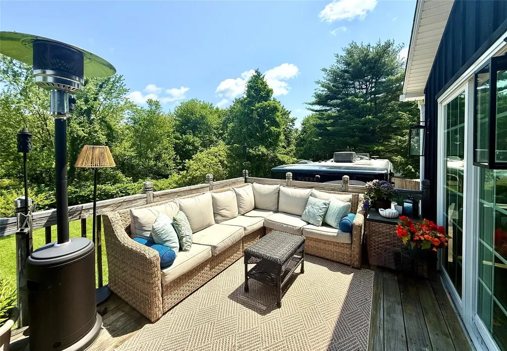 4 High Point Drive Poughkeepsie NY 12603
