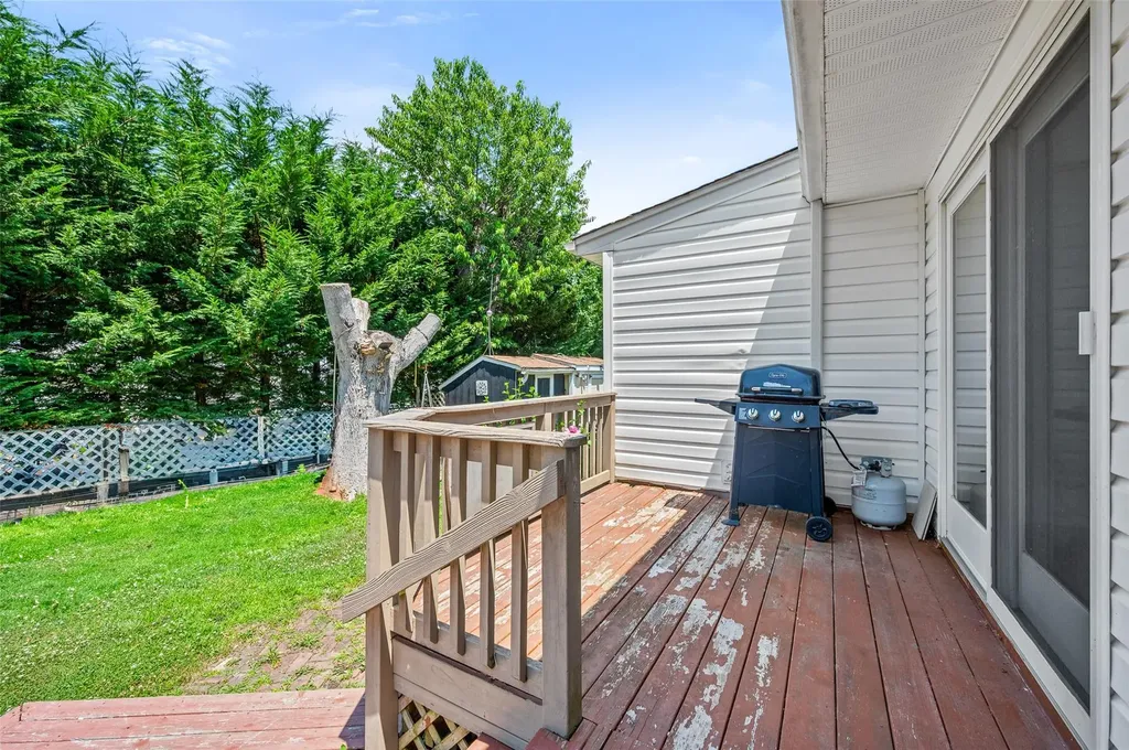 65 Hampton Avenue Mastic NY 11950