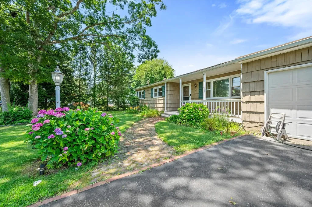 65 Hampton Avenue Mastic NY 11950