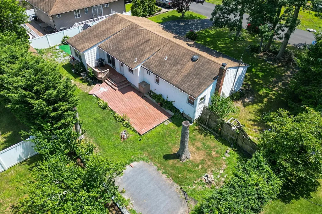 65 Hampton Avenue Mastic NY 11950