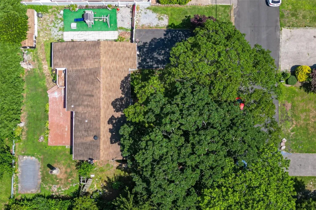 65 Hampton Avenue Mastic NY 11950