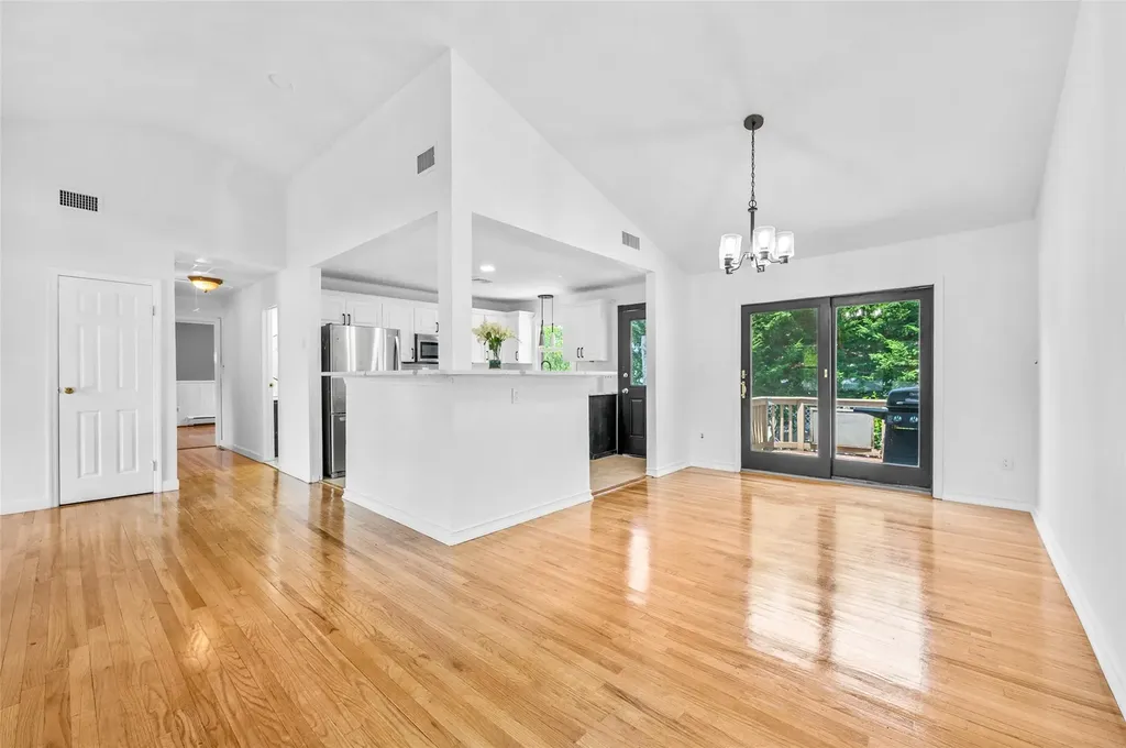 65 Hampton Avenue Mastic NY 11950