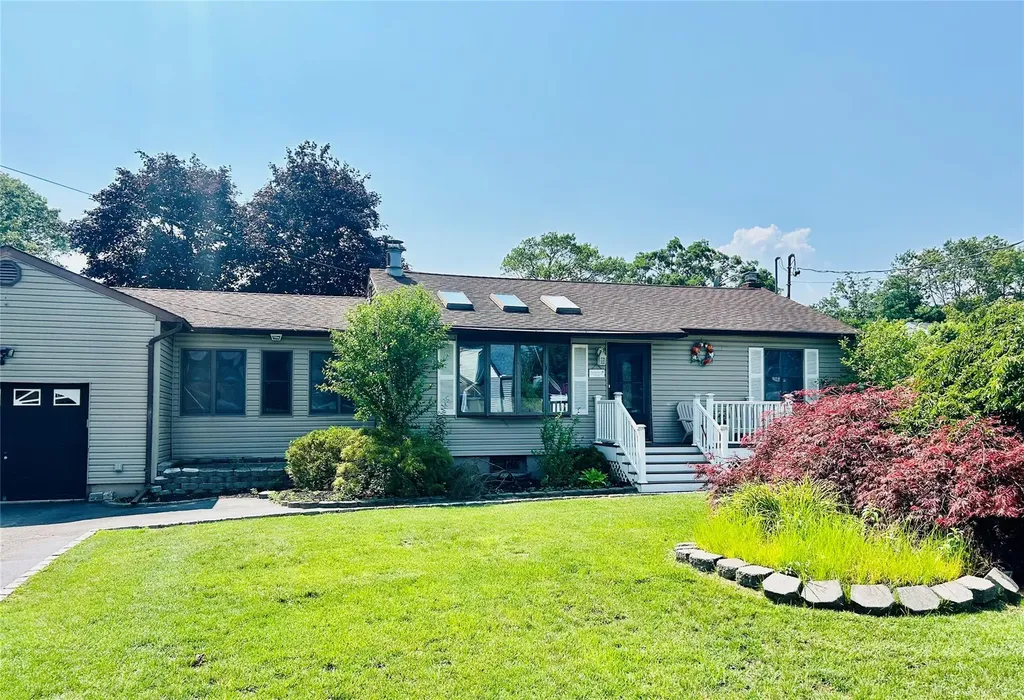38 Hayward Street Patchogue NY 11772