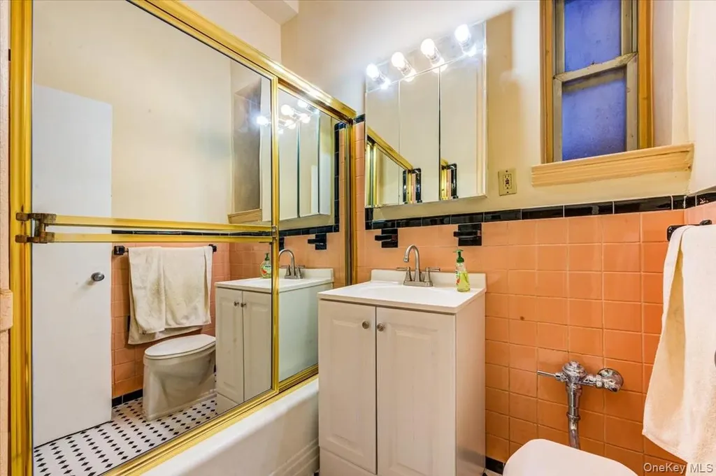 102-55 67 Drive Forest Hills NY 11375
