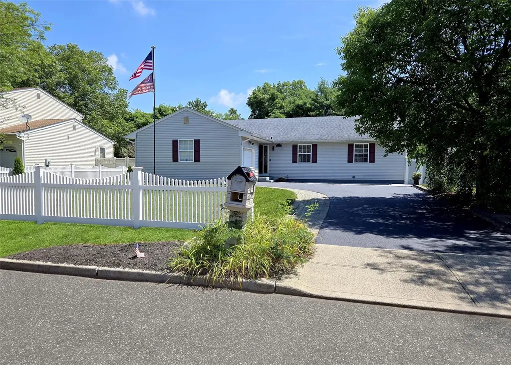 7 Sunset Drive Bellport NY 11713