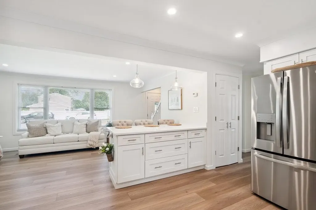 531 Myrtle Avenue West Islip NY 11795