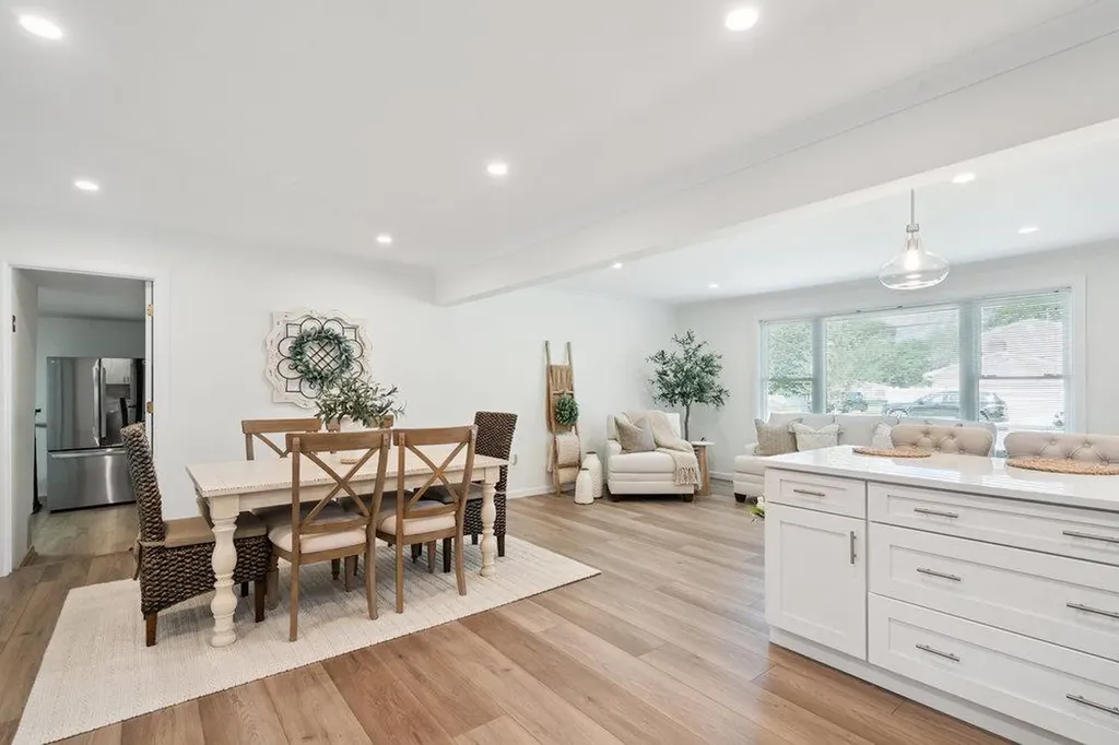 531 Myrtle Avenue West Islip NY 11795