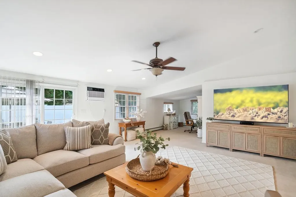 531 Myrtle Avenue West Islip NY 11795