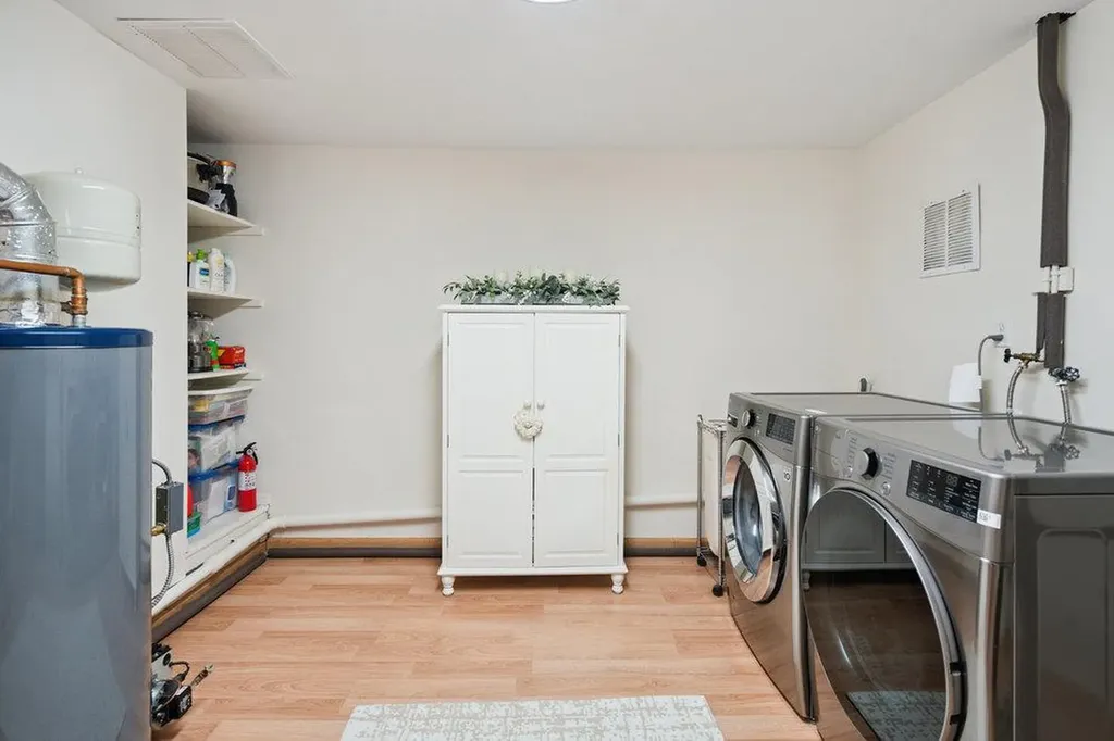 531 Myrtle Avenue West Islip NY 11795