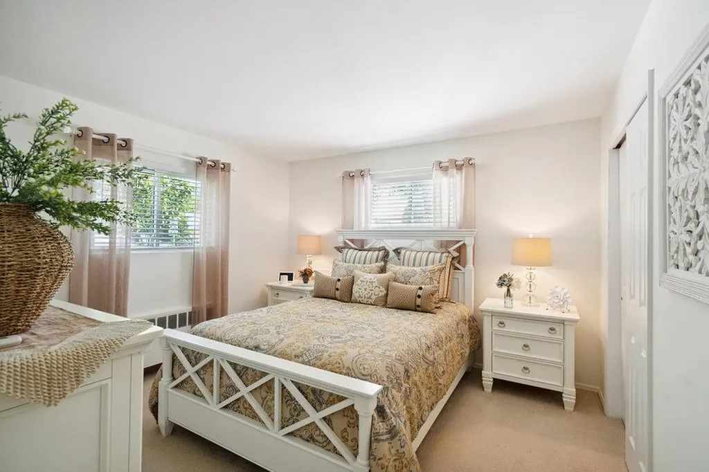 531 Myrtle Avenue West Islip NY 11795