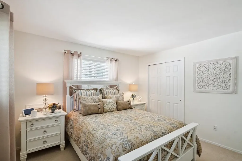 531 Myrtle Avenue West Islip NY 11795