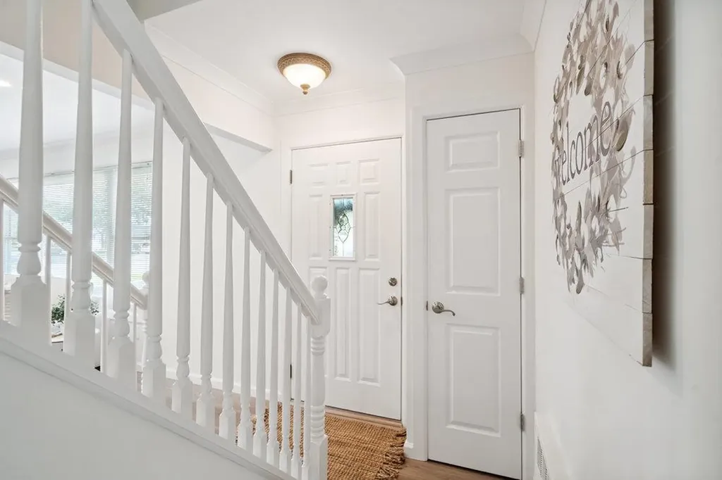 531 Myrtle Avenue West Islip NY 11795