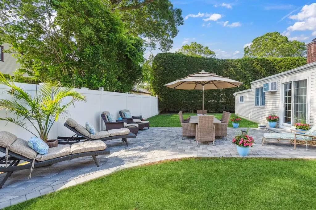 531 Myrtle Avenue West Islip NY 11795