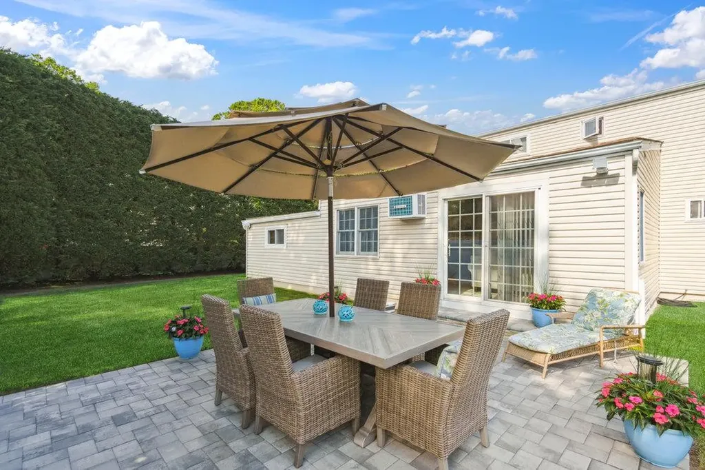 531 Myrtle Avenue West Islip NY 11795