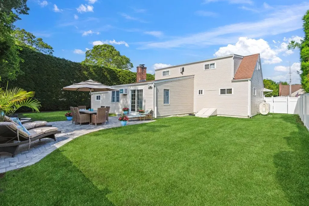 531 Myrtle Avenue West Islip NY 11795