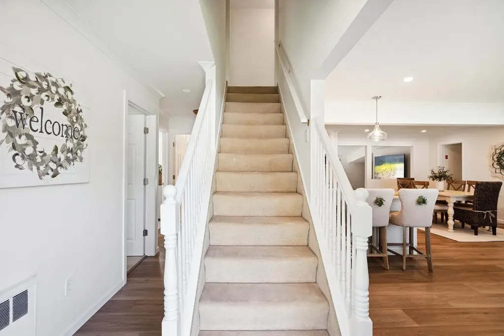 531 Myrtle Avenue West Islip NY 11795