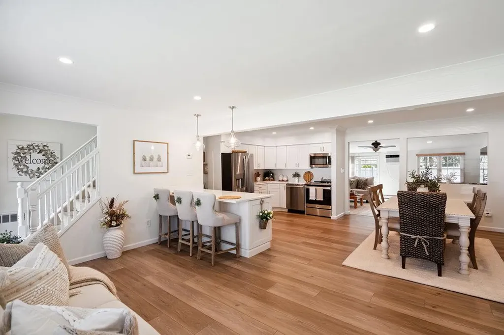 531 Myrtle Avenue West Islip NY 11795
