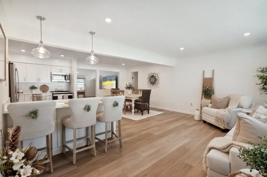 531 Myrtle Avenue West Islip NY 11795