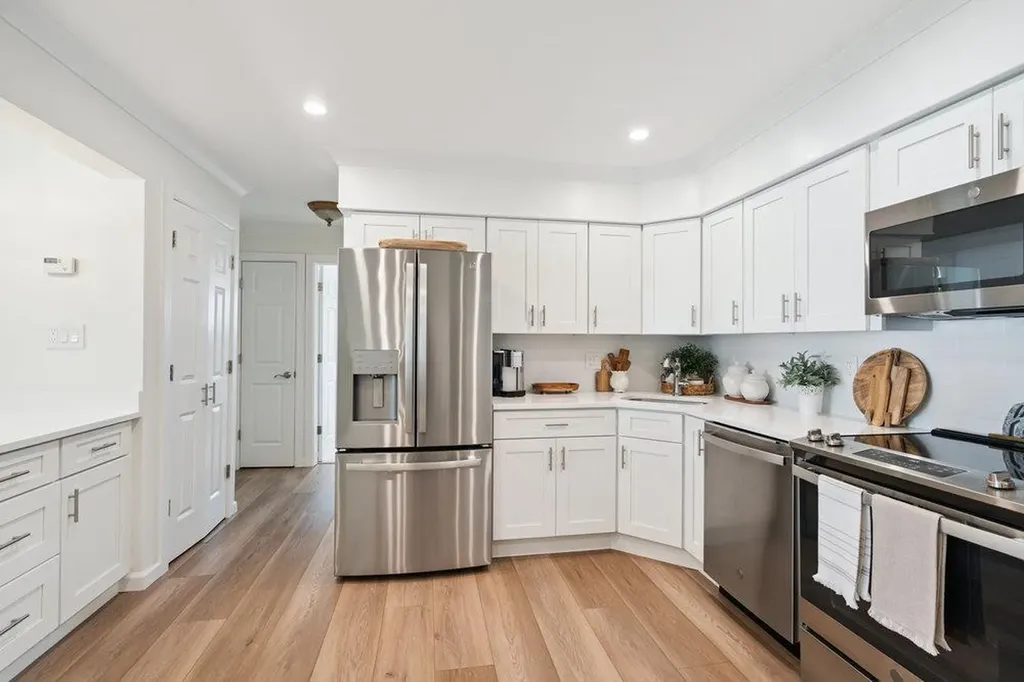 531 Myrtle Avenue West Islip NY 11795