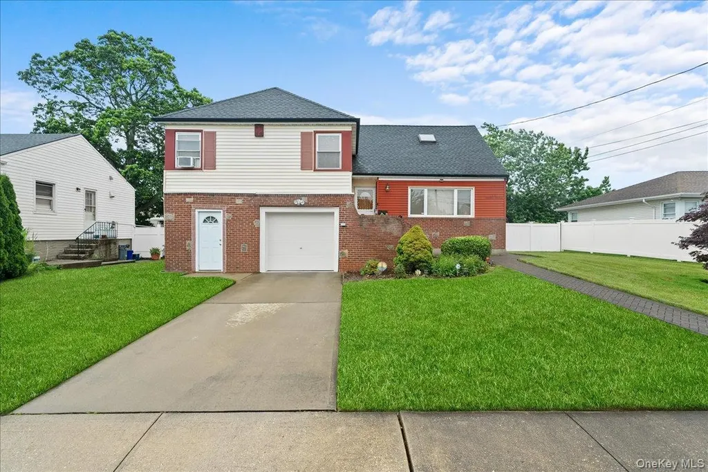 159 Branch Avenue Freeport NY 11520