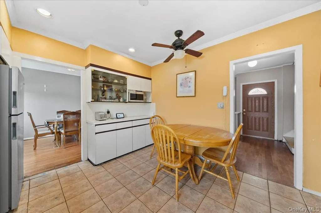 159 Branch Avenue Freeport NY 11520