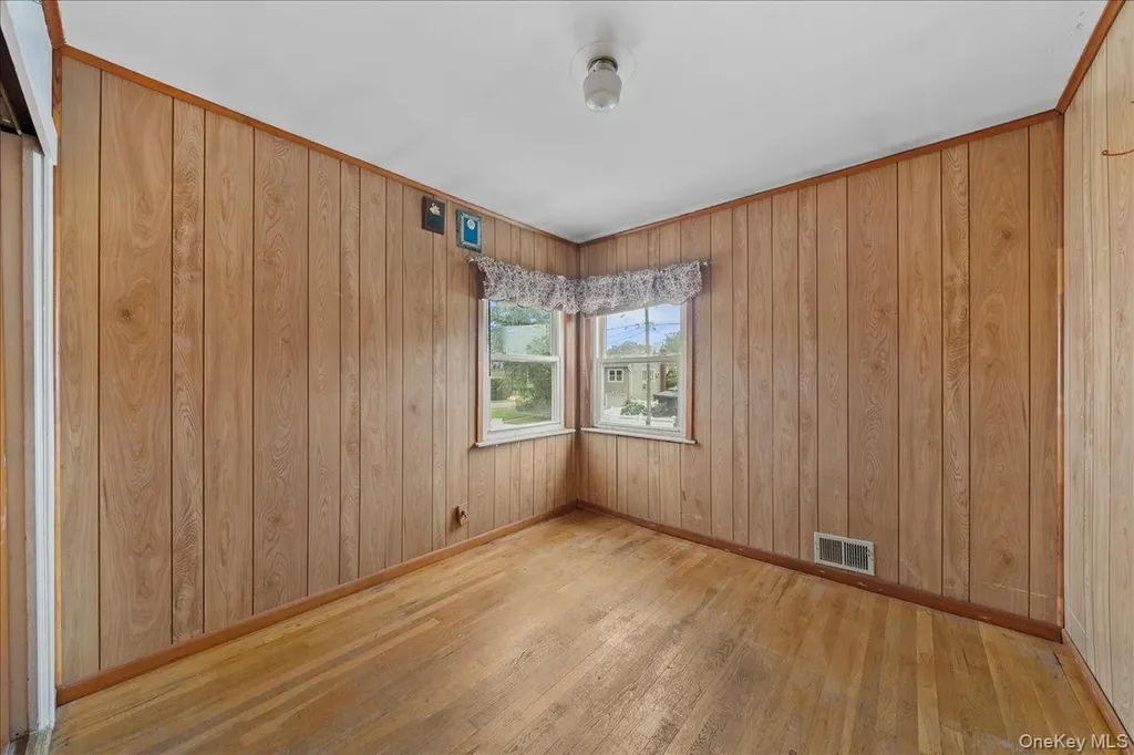 159 Branch Avenue Freeport NY 11520