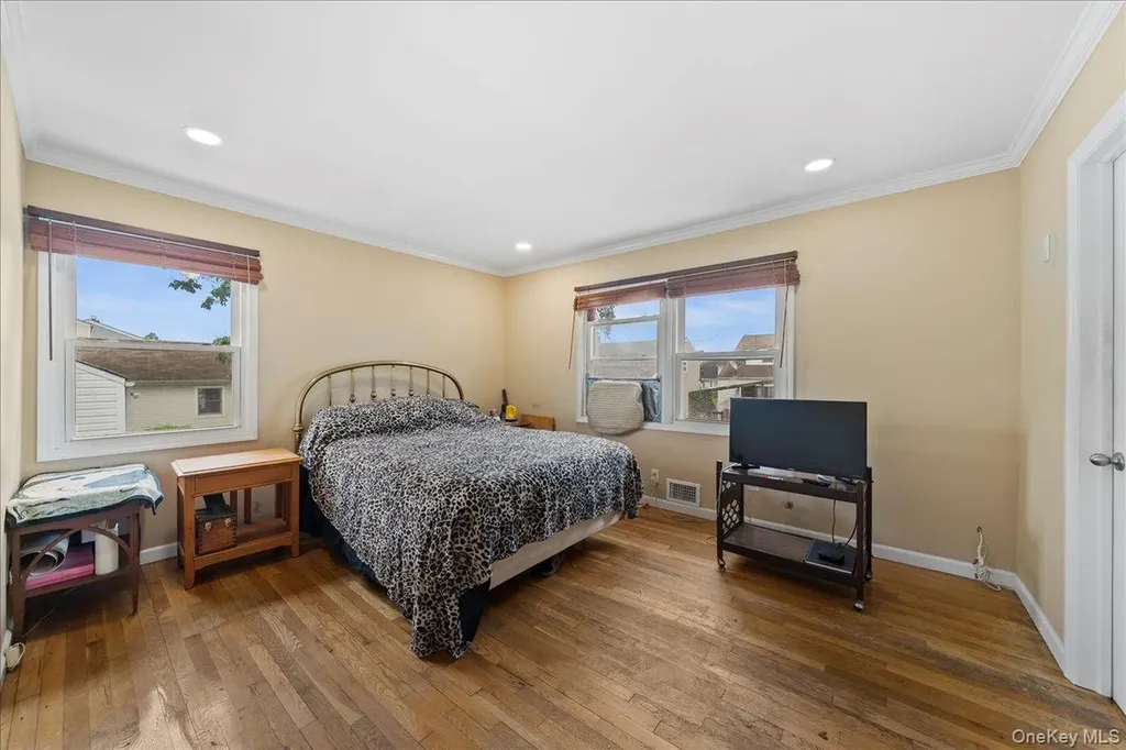 159 Branch Avenue Freeport NY 11520
