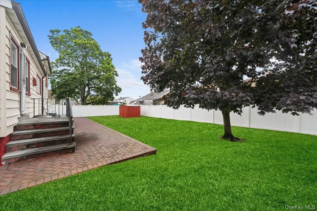 159 Branch Avenue Freeport NY 11520