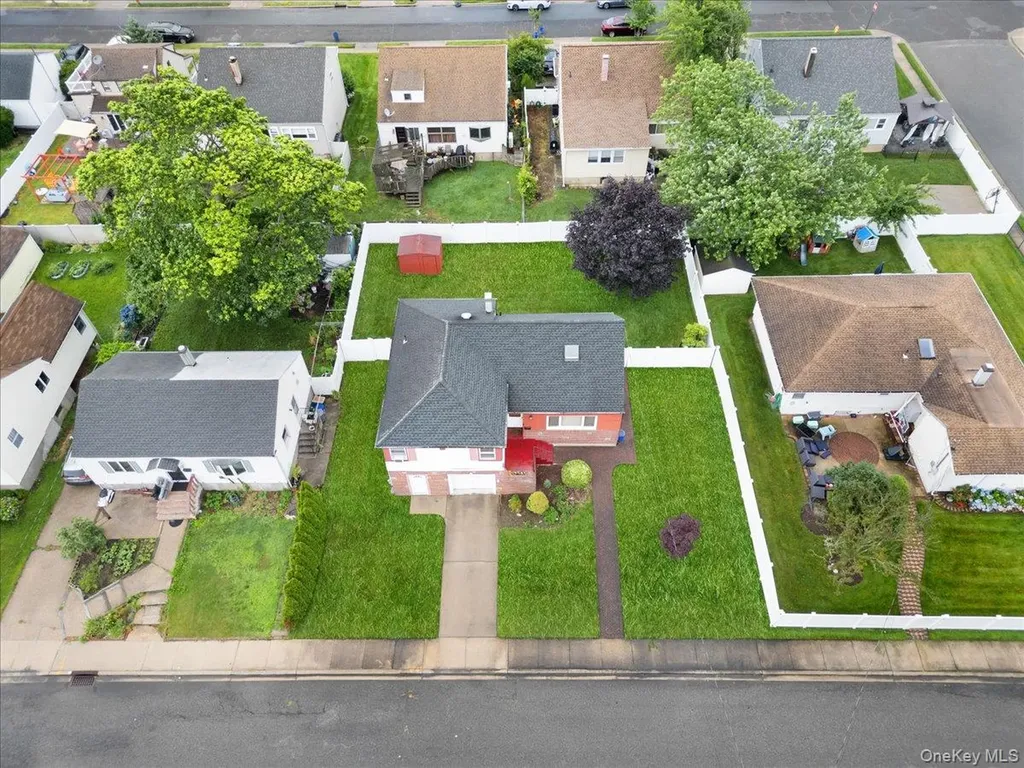 159 Branch Avenue Freeport NY 11520