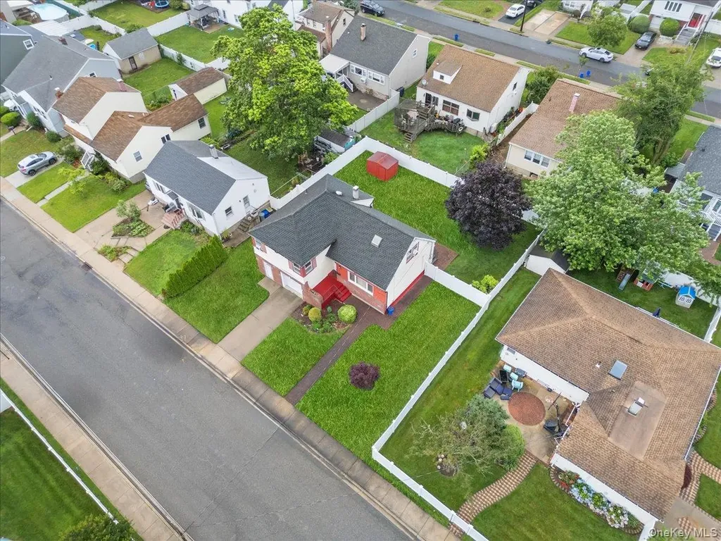 159 Branch Avenue Freeport NY 11520
