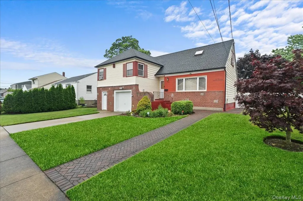 159 Branch Avenue Freeport NY 11520