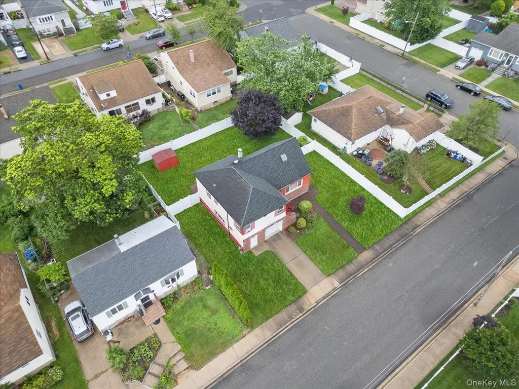 159 Branch Avenue Freeport NY 11520