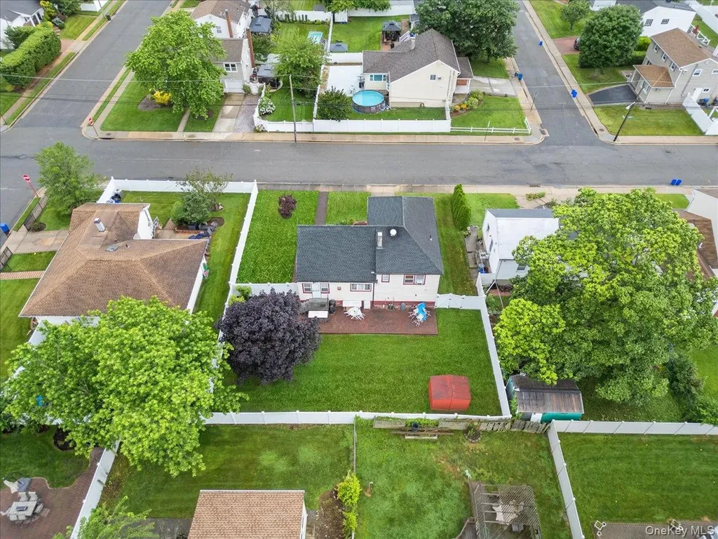 159 Branch Avenue Freeport NY 11520