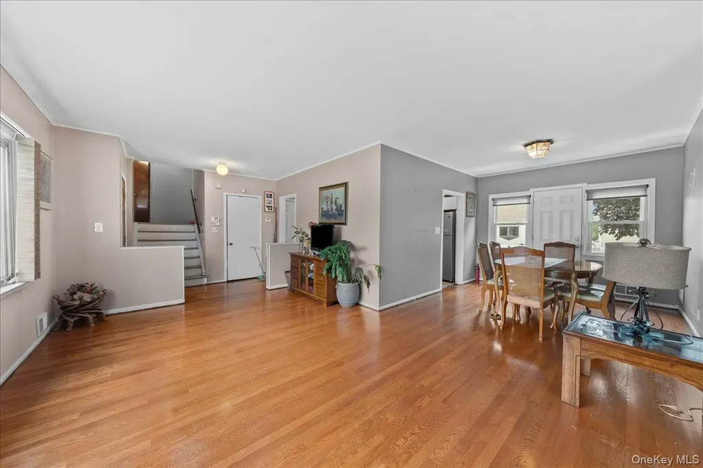 159 Branch Avenue Freeport NY 11520