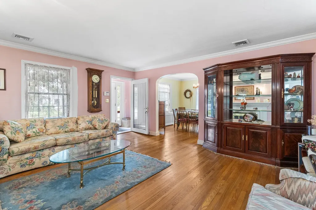 42 E Webster Street Merrick NY 11566