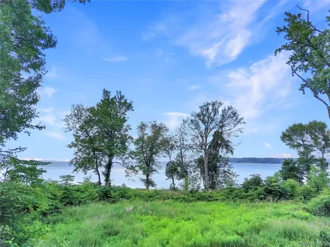 144 Centre Island Road Centre Island NY 11771