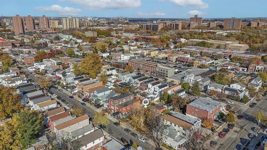 410 Thieriot Avenue Bronx NY 10473